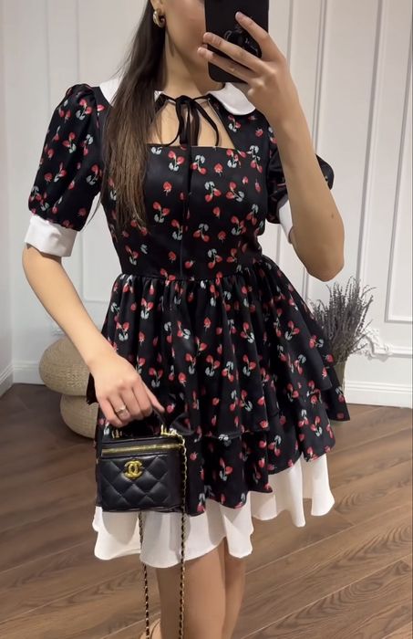 черное платье с рюшами