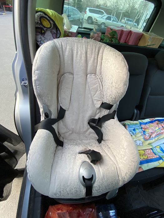 Автокресло maxi cosi 0,9 до 4 лет