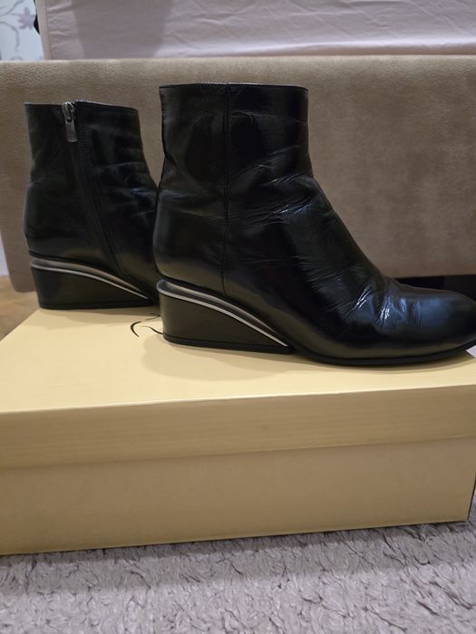 Черни боти Sara Pen