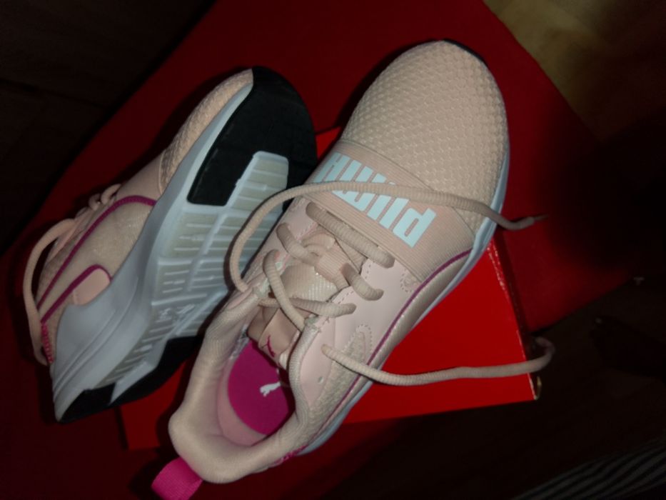 Adidas dama PUMA