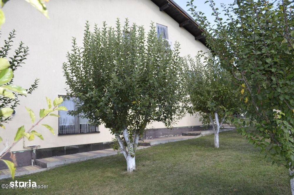 Titesti - Casa la Cheie D+P+M, 254 Mp, Teren 1130 Mp