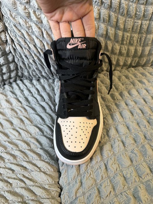 Jordan 1 mid marimea 38