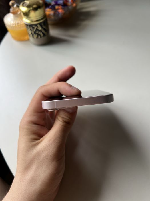 IPHONE 13 в идеальном состоянии