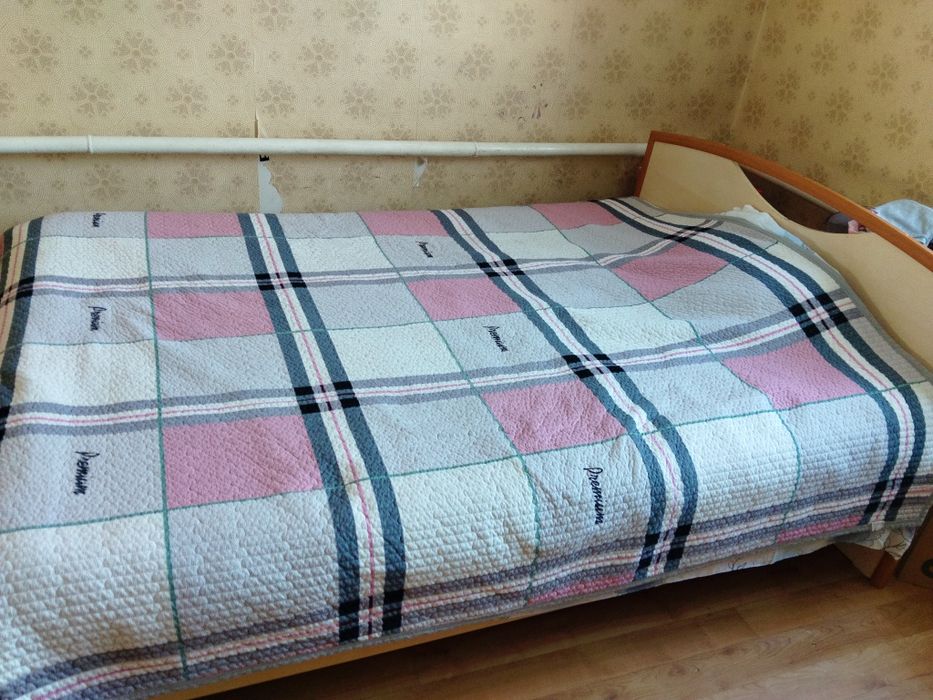 Продам спальный гарнитур