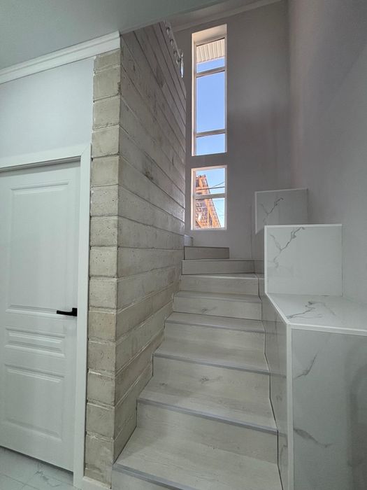 Продам большой 2 этажный дом