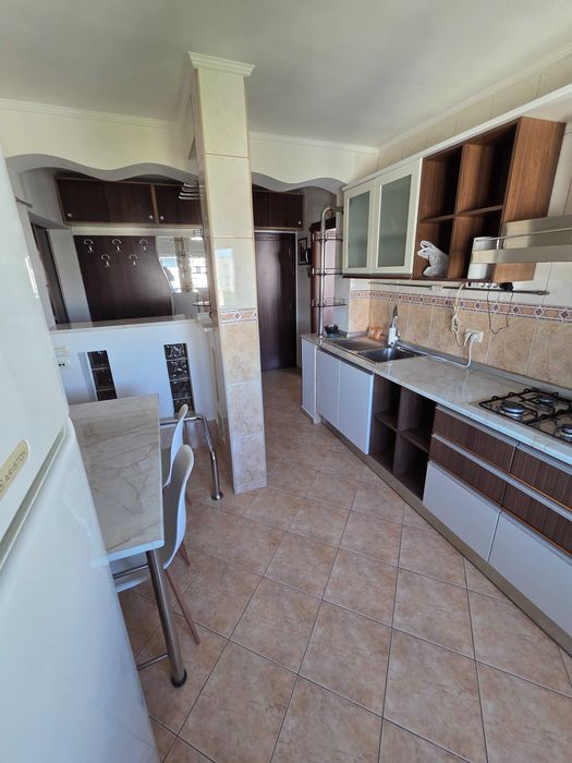 apartament 3 camere de vanzare
