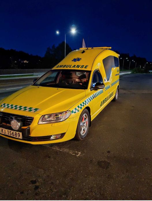 Продавам Линейка Volvo V70 Ambulans 2.4 D5 (2015 г.) – 220 000 км, EURO 6, Бургас