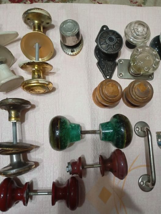 Продаю ручки для дверей