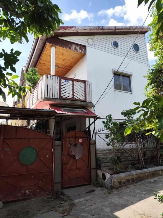 Vând casă tip vilă în Calafat