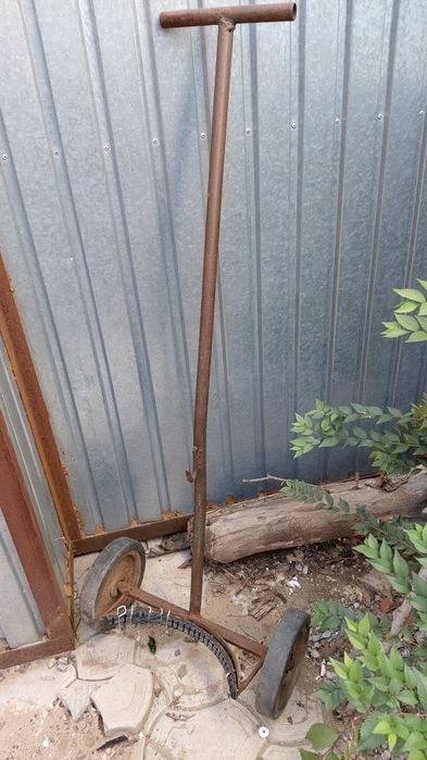 Тачка для фляги (двухколёсная, металлическая)