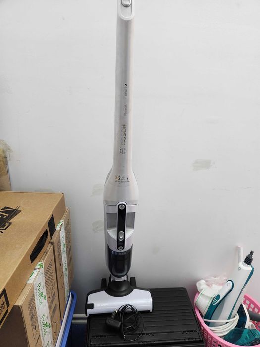 vand aspirator vertical bosch