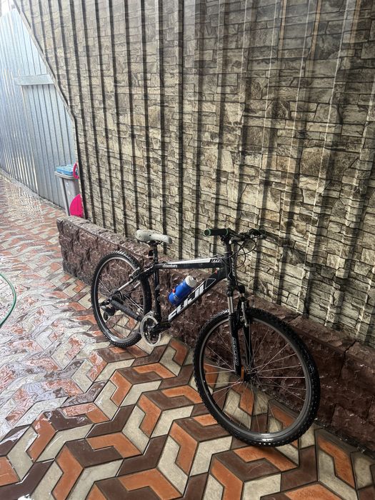 Велосипед в хорошем состояние