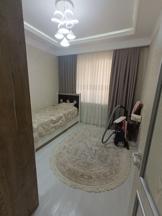 Продается  Юнусабад -14 4/1/5