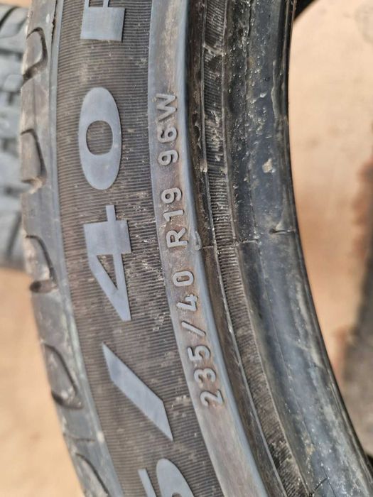 2 Pirelli R19 235/40 Летни гуми  DOT1120