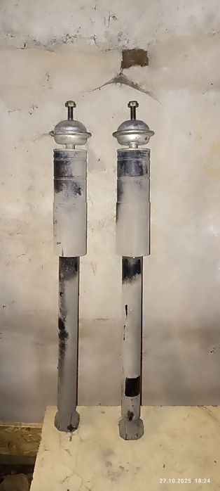 Продам запчасти на Мерседес 140