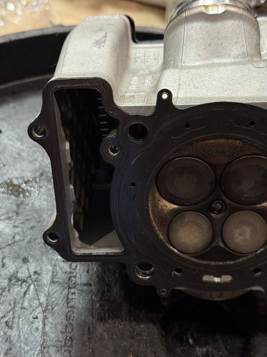 Aprilia RSV4 OEM Глава Преден Цилиндър