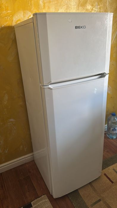 Веко холодильник..