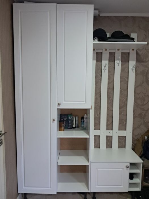 Продадим прихожую