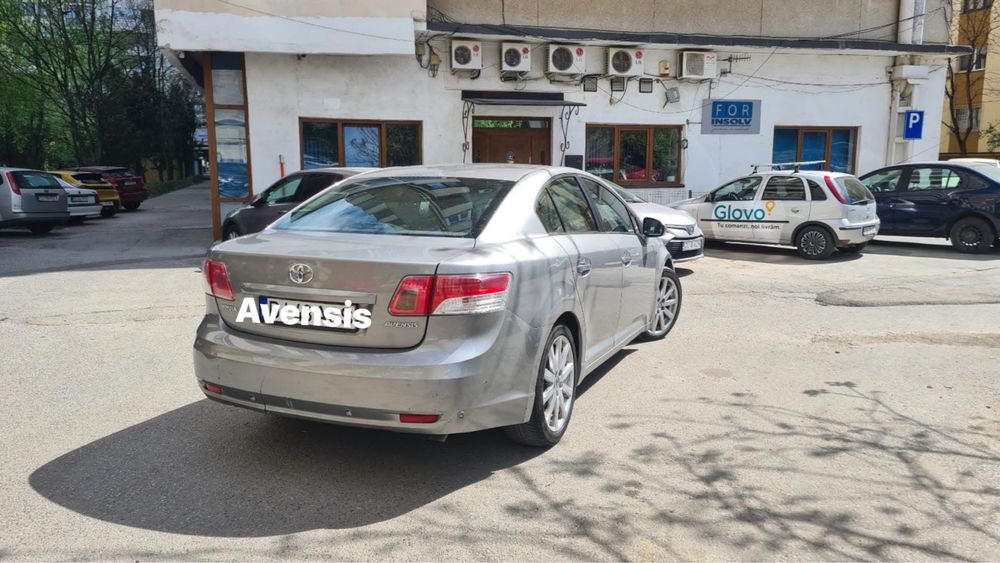 TOYOTA Avensis
