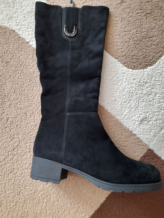 Продаю зимние сапоги