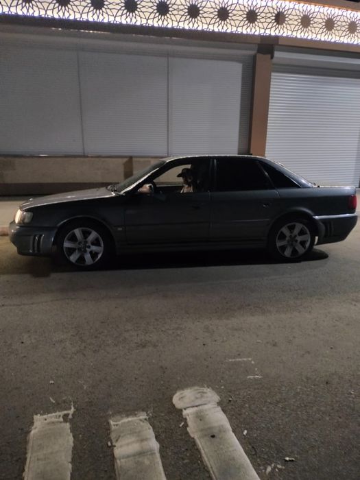 Продам Ауди 100 механика