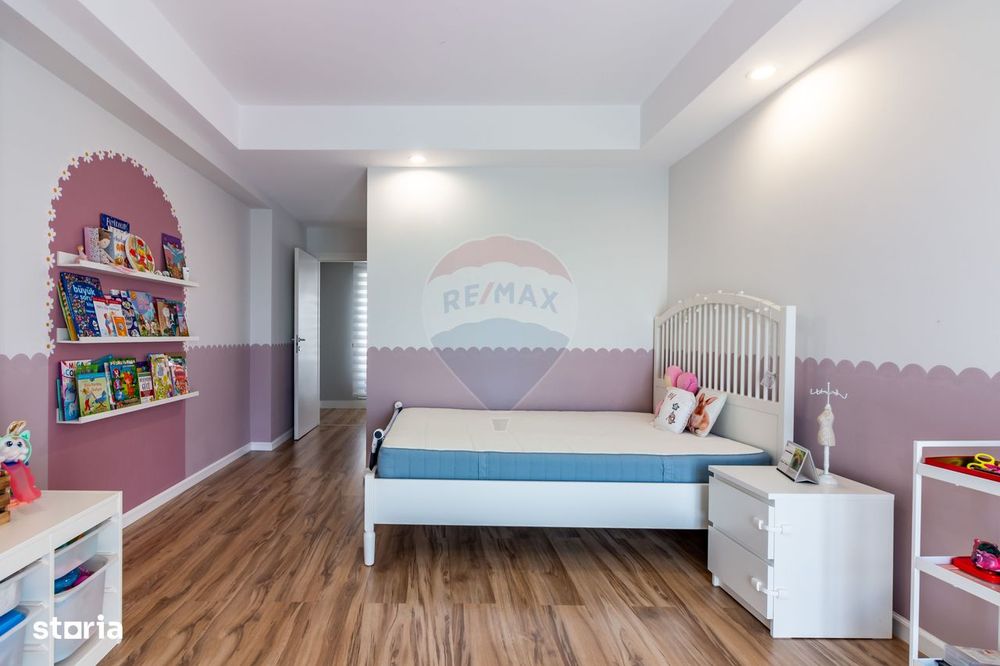 Apartament cu 4 camere de vanzare in Cosmopolis, parcare, terasa 50 mp