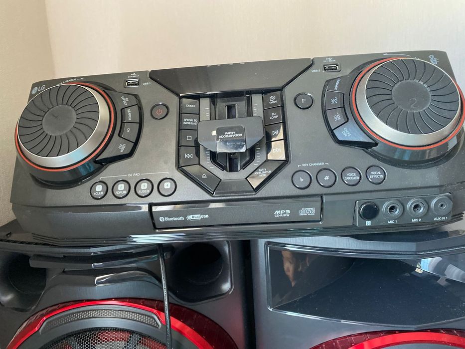 Музыкальный центр