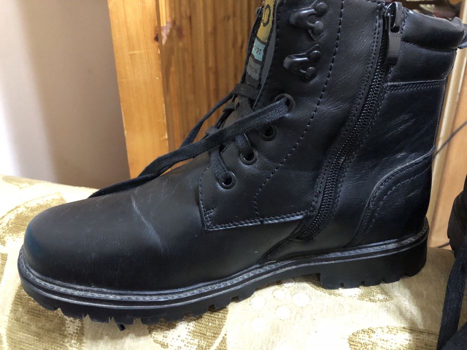 Продаются ботинки зимние.