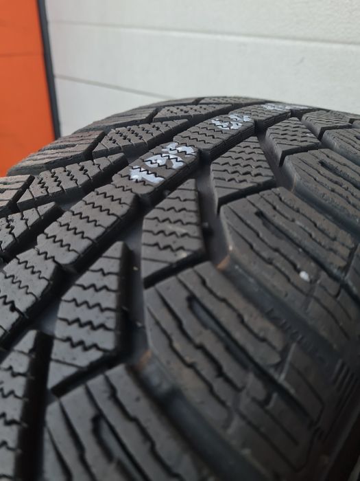 Зимни гуми 2 броя SEMPERIT MasterGrip2 195 60 R16 дот 1919