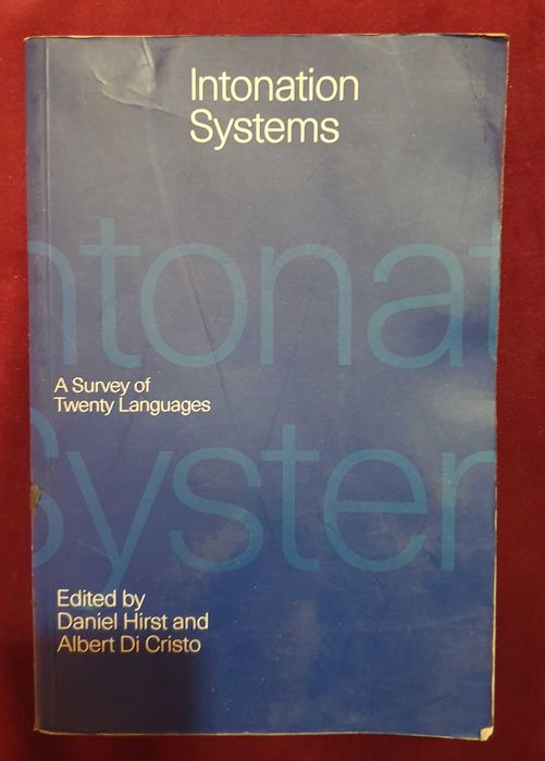 Езикознание, речници, диалекти, лингвистични тенденции - 9 книги