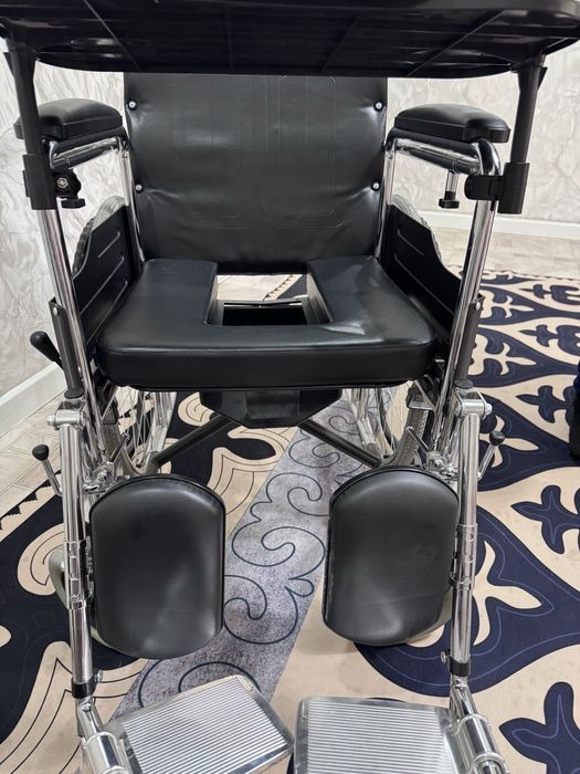 Инвалидная кресло -коляска с туалетом