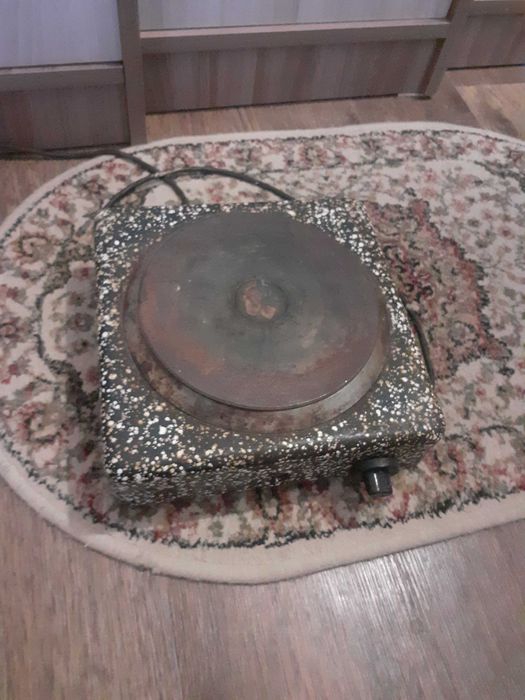 Продам электо плиту