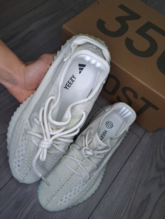 Yeezy Boost 350 V2 Bone, Mărimea 42