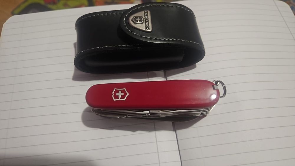 Briceag VICTORINOX explorer