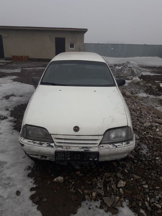 Продаю машину opel omega