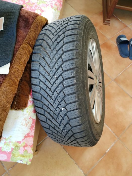 Vand cauciucuri suzuki vitara stare excelenta
