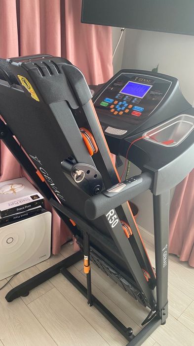 Продам беговую дорожку