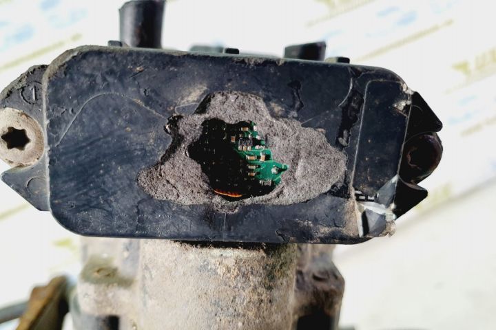 Supapa refulare filtru uscator cu bloc valve euro 5  2992261-cu defect IVECO Stralis generatia  [di