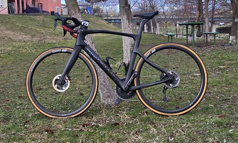 Pinarello X3 marimea 53  Shimano 105 Di2 2x12 + DT Swiss PRC 1400 Carb