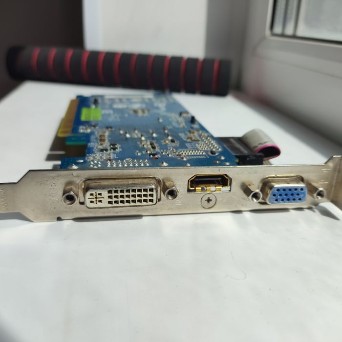 Видеокарта gt520