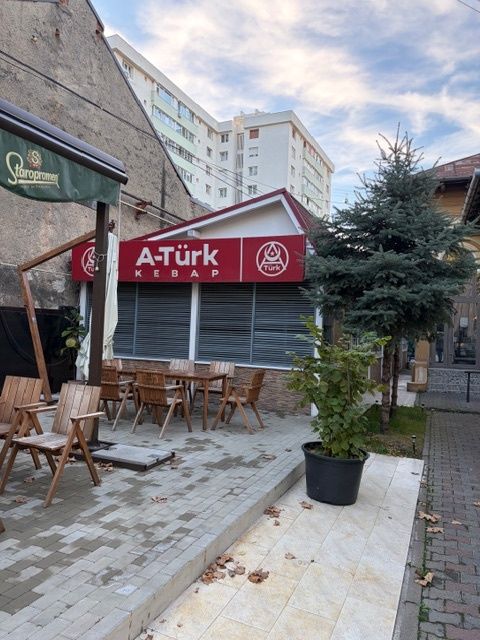 Foișor/terasă restaurant din lemn și termopan