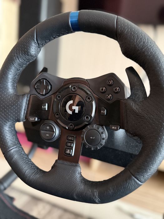 Logitech G923 PS5 Гаранционен  КАТО НОВ!!