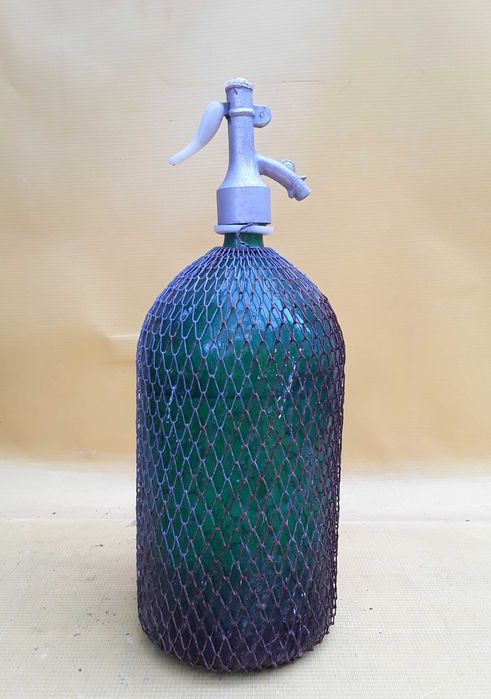 Sifoane 2L din sticlă cu plasă metalica de protectie - 50 Lei Bucata