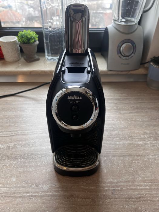 Vand doua espressoare- Lavazza Blue LB300+Dolce Gusto Krups