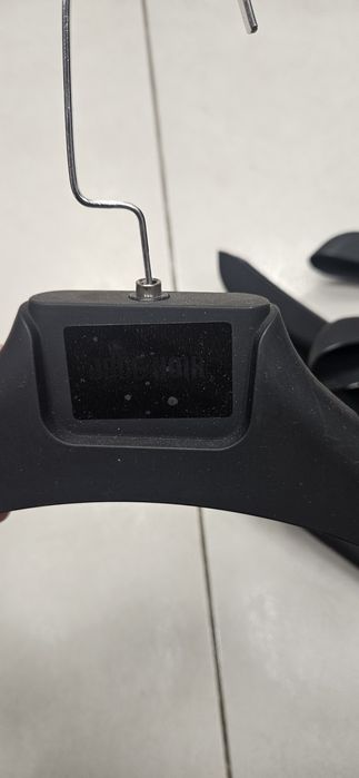 Закачалки за дрехи с храмови държачи