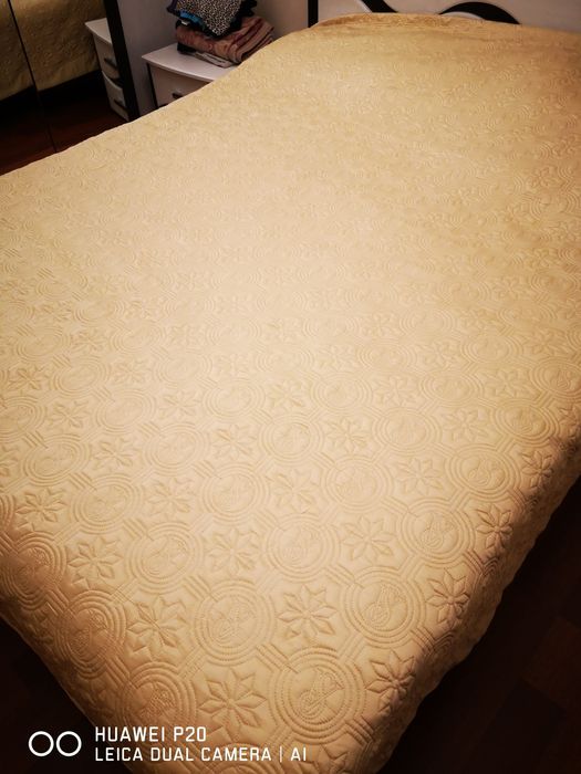 Покрывало продам