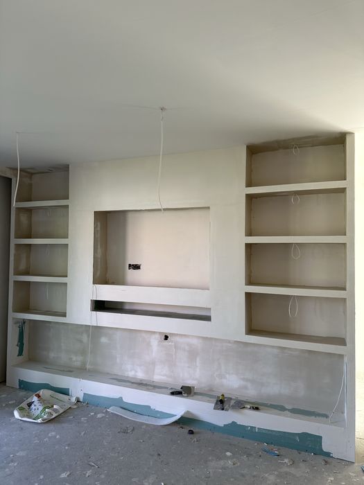 Execut Amenajari Interioare si exterioare !