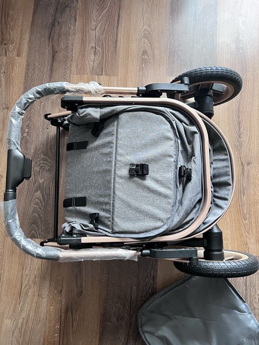 Carucior Nou Pliabil, perfect inca de la nastere