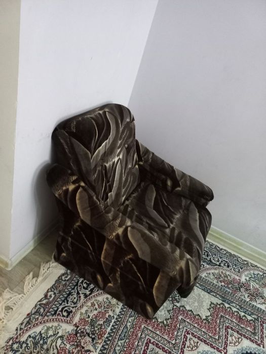 Kreslo sotiladi. 2talik