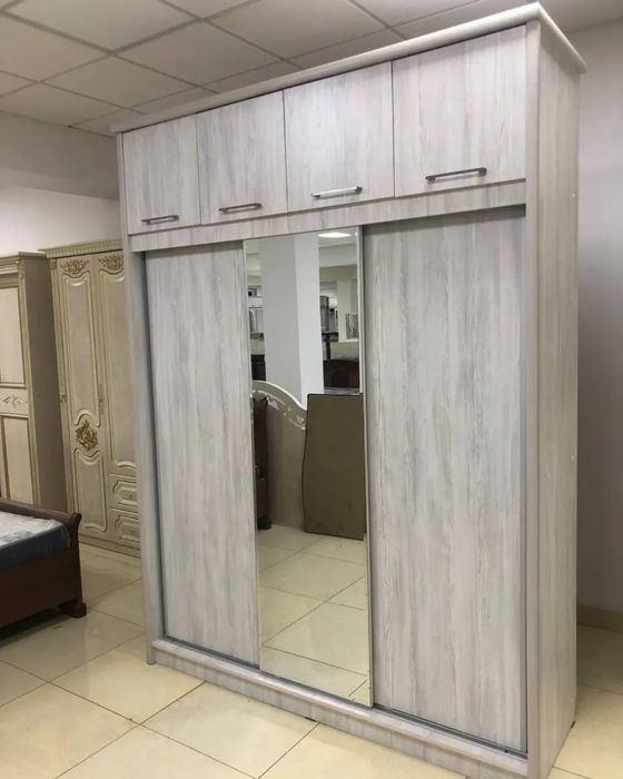 Zamonaviy Kupe Shkaf – Oynali, Elegant Dizayn bilan!